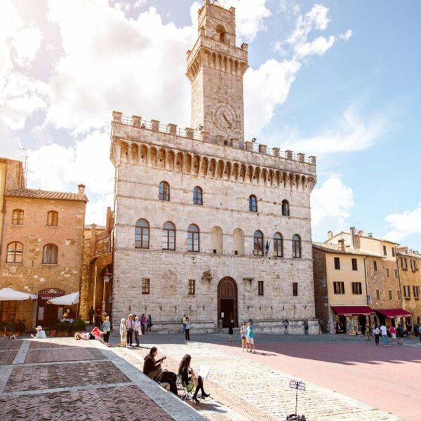 Montepulciano square